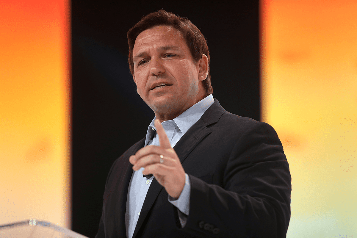 Governor Ron DeSantis speaking with attendees at the 2021 Student Action Summit hosted by Turning Point USA at the Tampa Convention Center in Tampa, Florida (Gage Skidmore).