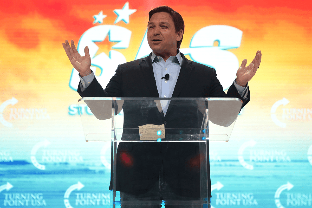 Governor Ron DeSantis speaking with attendees at the 2021 Student Action Summit hosted by Turning Point USA at the Tampa Convention Center in Tampa, Florida (Gage Skidmore).