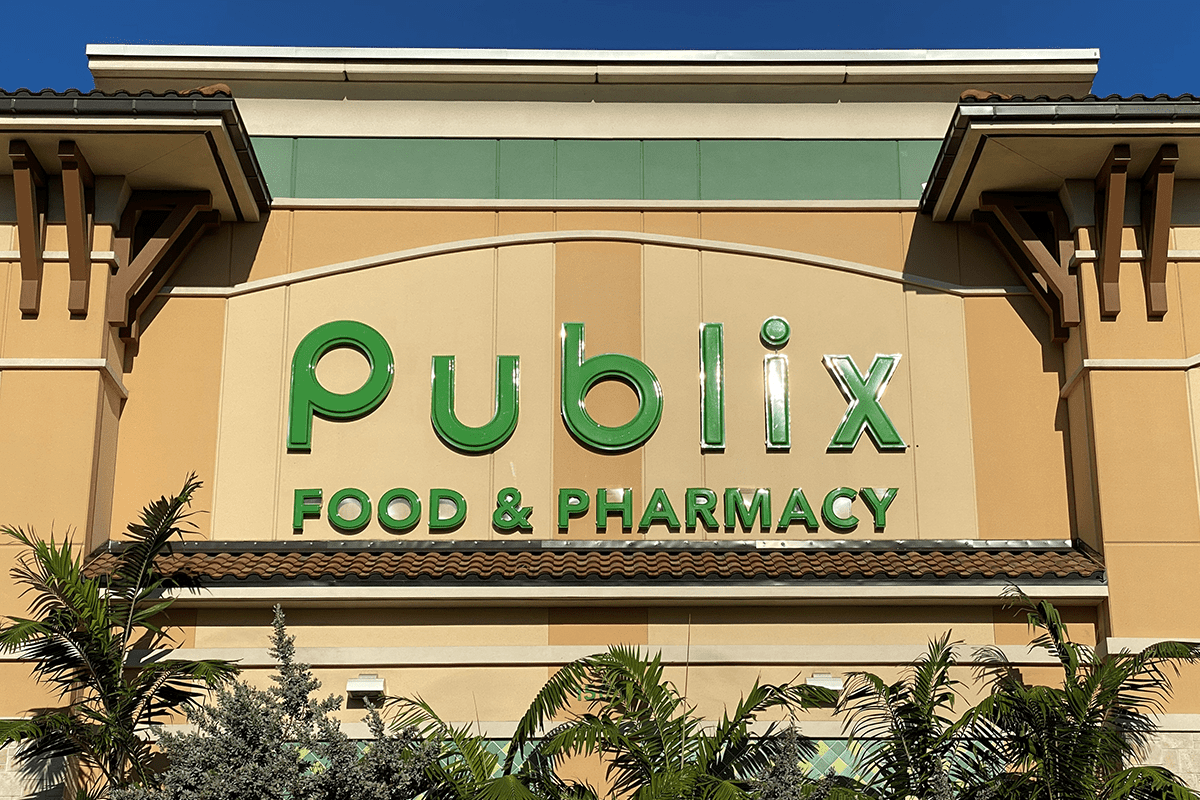 Publix sign (Phillip Pessar).