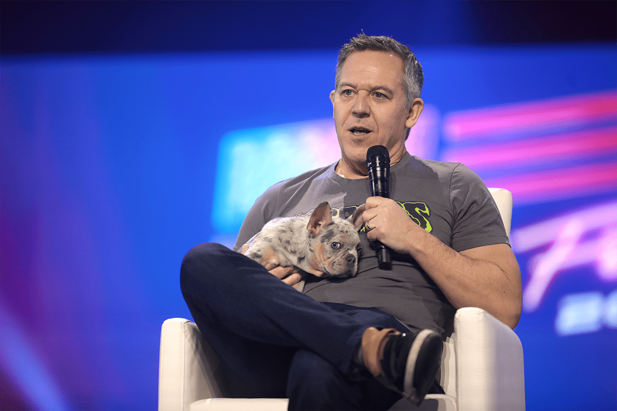 Greg Gutfeld speaking with attendees at the 2022 AmericaFest at the Phoenix Convention Center in Phoenix, Ariz.,Dec. 18, 2022. (Photo/Gage Skidmore)


