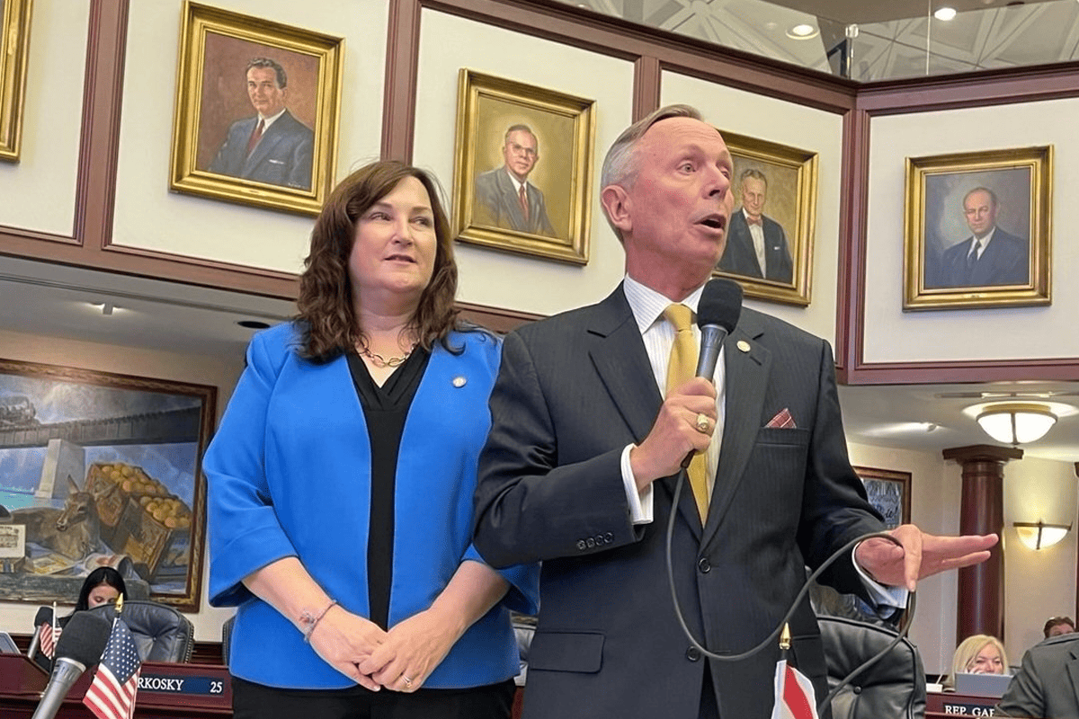 Rep. Christine Hunschofsky, D-Parkland, and Rep. David Smith, R-Winter Springs, sponsor Interstate Education Compacts in Tallahassee, Fla., April 24, 2023. (Photo/David Smith Twitter)