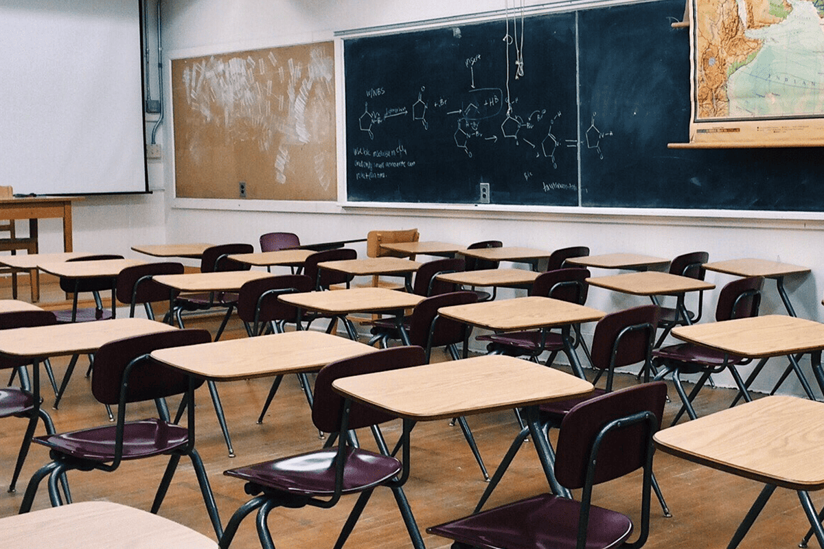 School classroom. (Photo/WOKANAPIX, Pixabay)