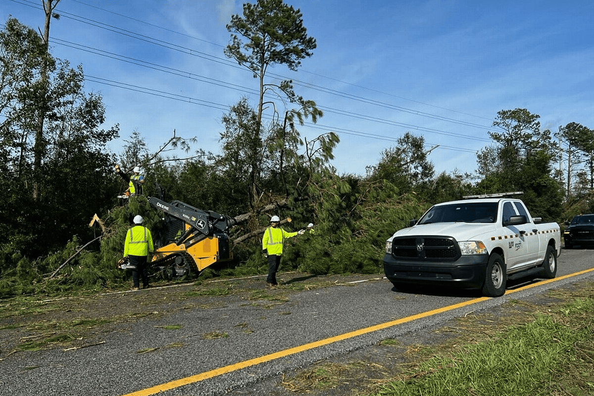 Florida crews work to clear roads impacted by Hurricane Idalia in Madison and Suwanee County, Aug. 31, 2023. (Photo/Florida Department of Transportation District 2)