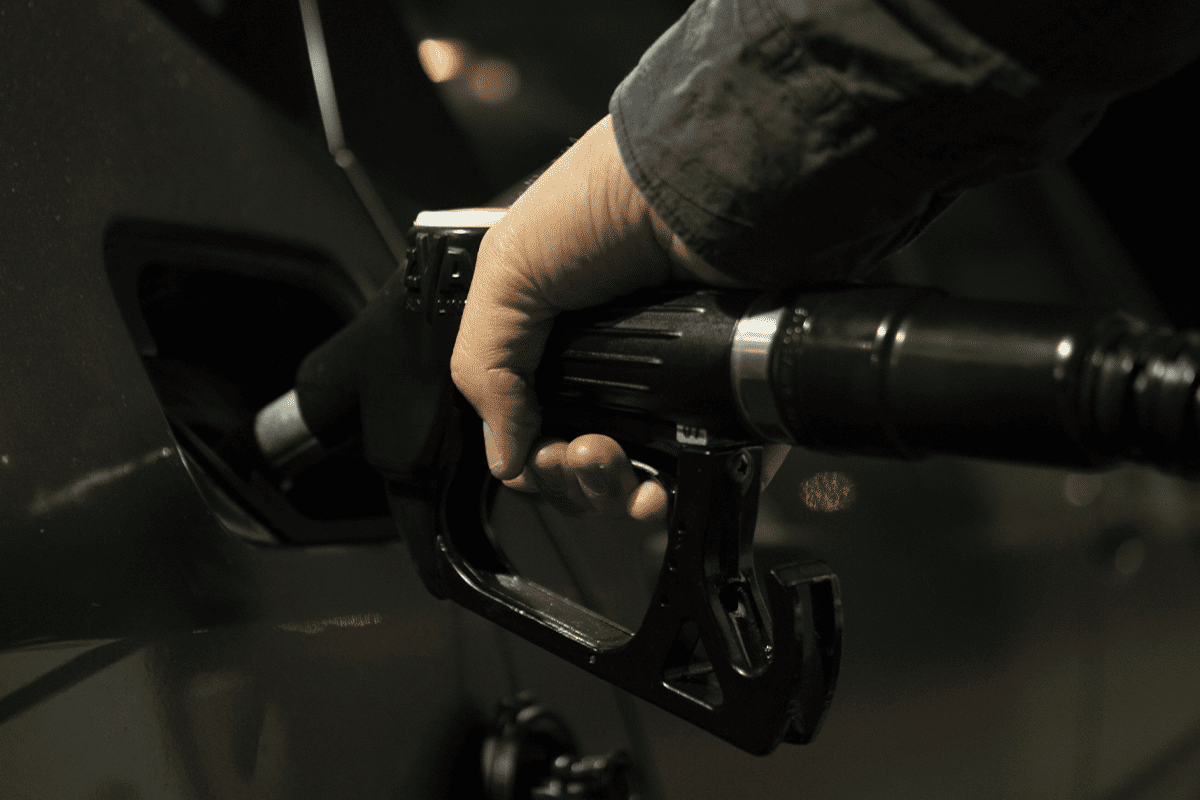 Pumping gas, Oct. 20, 2015. (Photo/Skitterphoto, Pixabay)