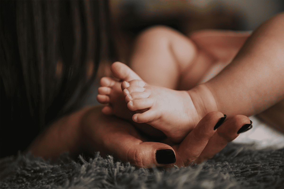 Infant with mother, May 20, 2017. (Photo/Pixabay)