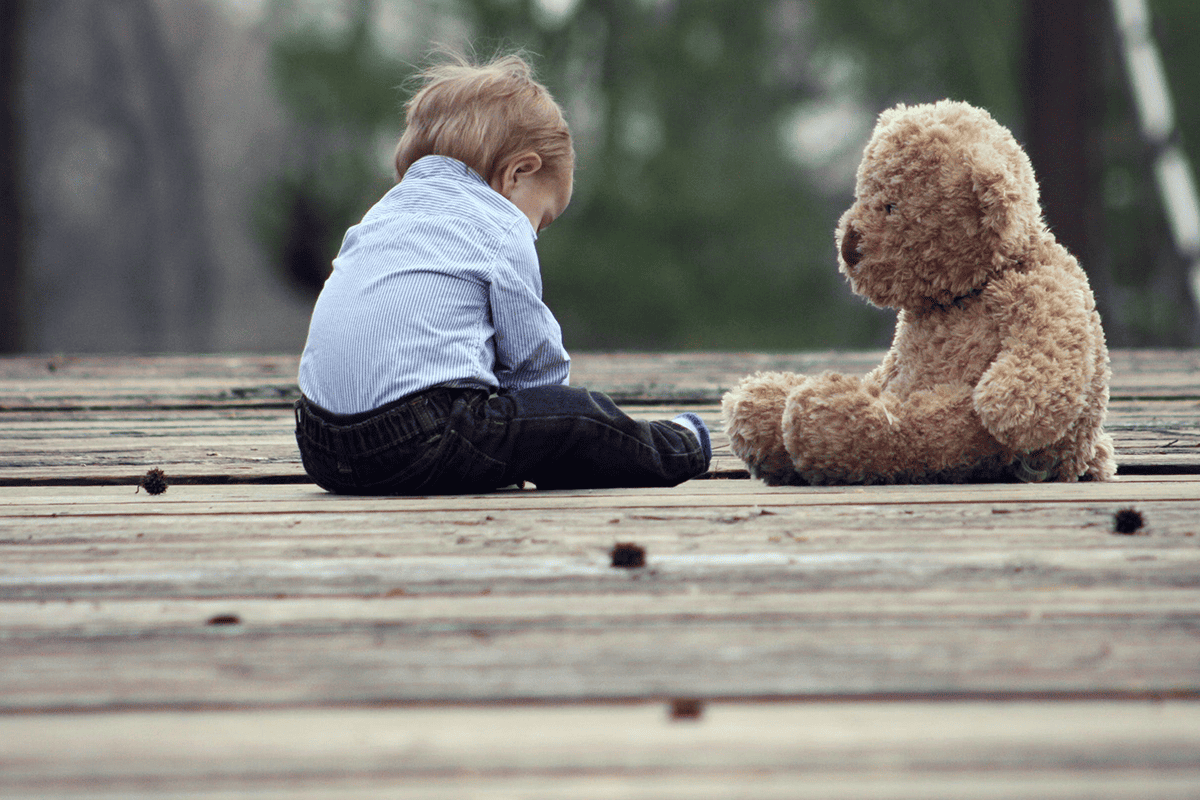 Child with a teddy bear, Jan. 30, 2016. (Photo/Pixabay)